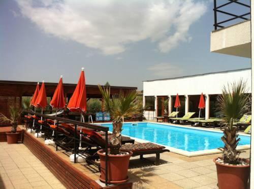 Omega Mamaia Nord Hotel นาโวดาริ ภายนอก รูปภาพ