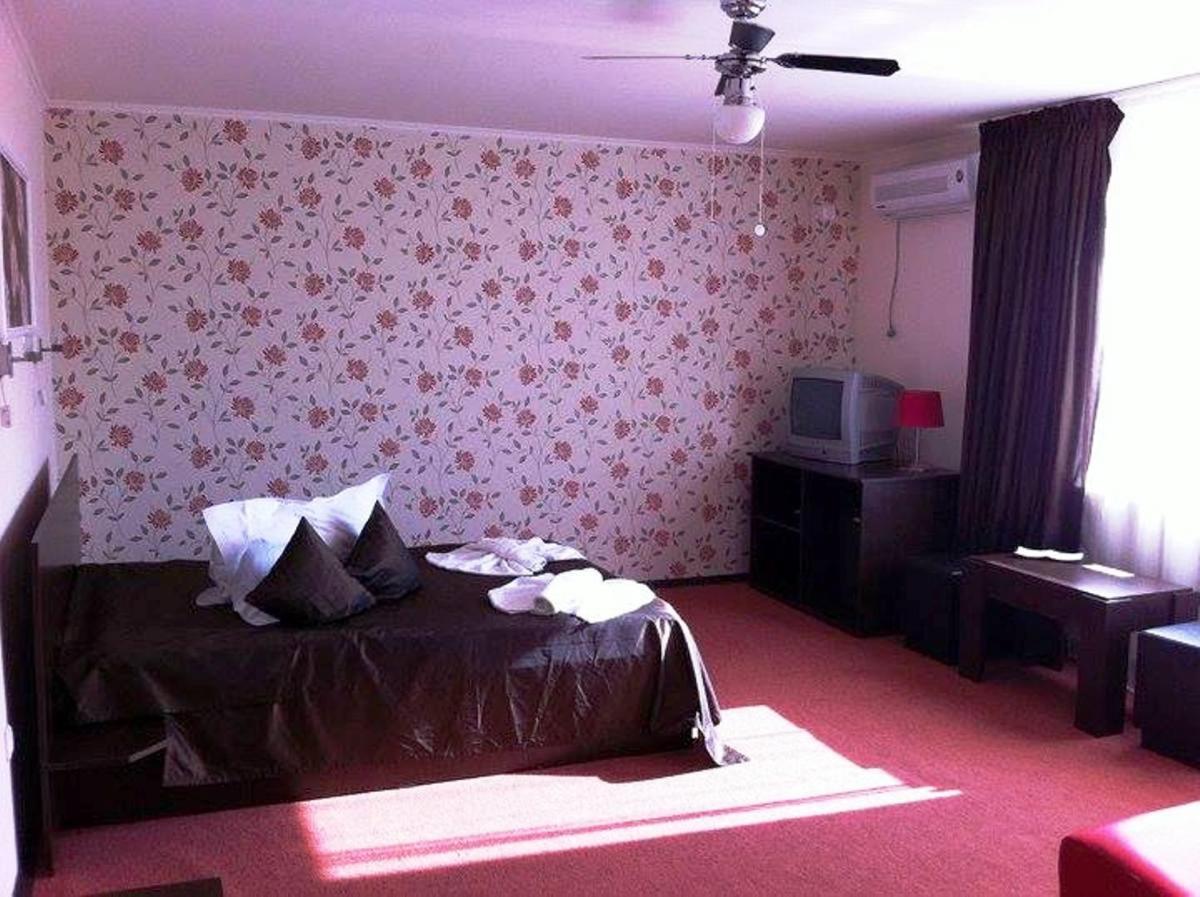 Omega Mamaia Nord Hotel นาโวดาริ ภายนอก รูปภาพ
